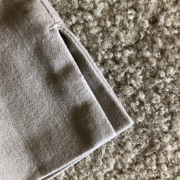 H&M dress pants in beige. Size US 2. - Picture 5 of 7